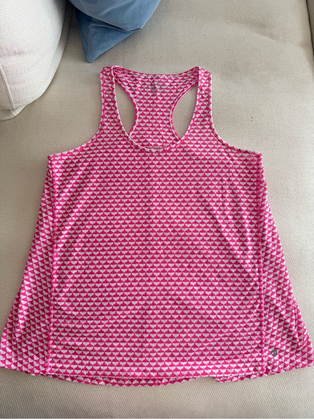 Vineyard Vines Women’s Performance Tank in Pink and White Whale Tail Print